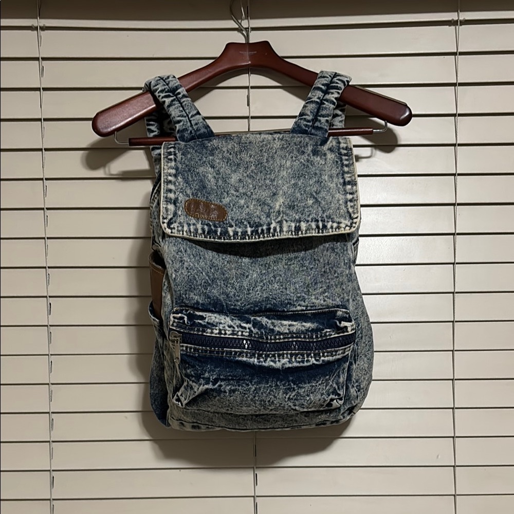 Acid wash vintage 90’s denim Backpack